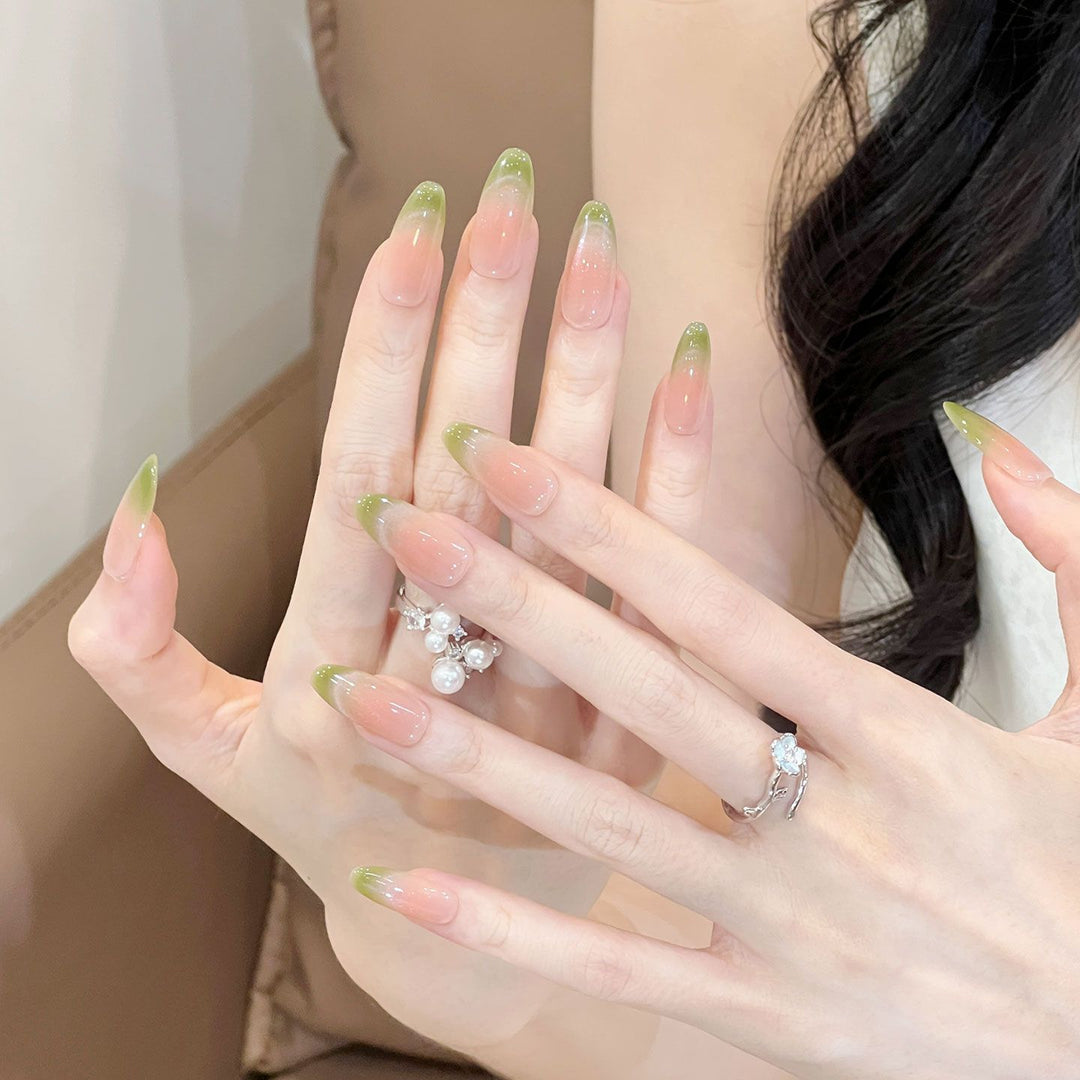 Elegantly Curved Ombre Press-On Nagel Set Karnz