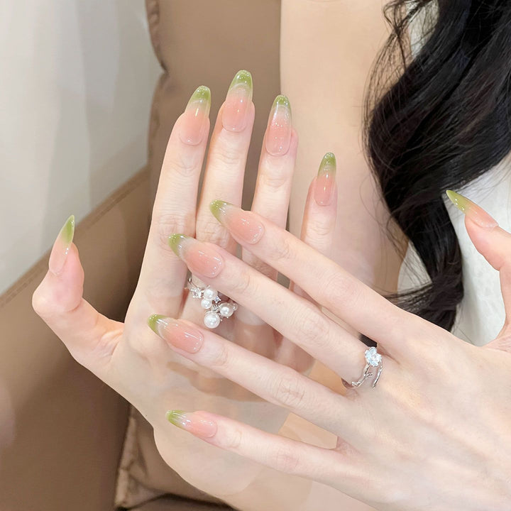Elegantly Curved Ombre Press-On Nagel Set Karnz