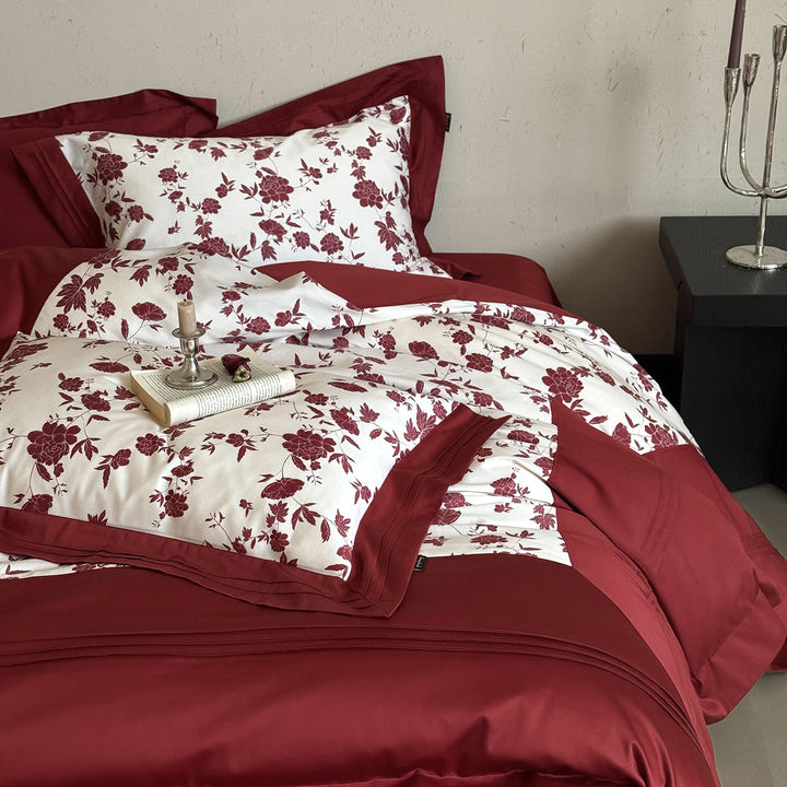 Luxuriöses Baumwoll-Bettwäsche-Set mit floralem Print und Kissenbezügen