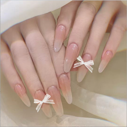 Elegantes Nagelkunst Set Karnz
