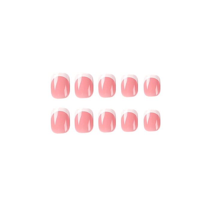 Elegante Nagelkunst mit French Tip Design Karnz