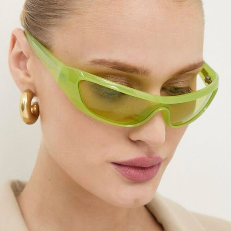 Damen Sportsonnenbrille mit ergonomischem Design und schützenden Gläsern Karnz