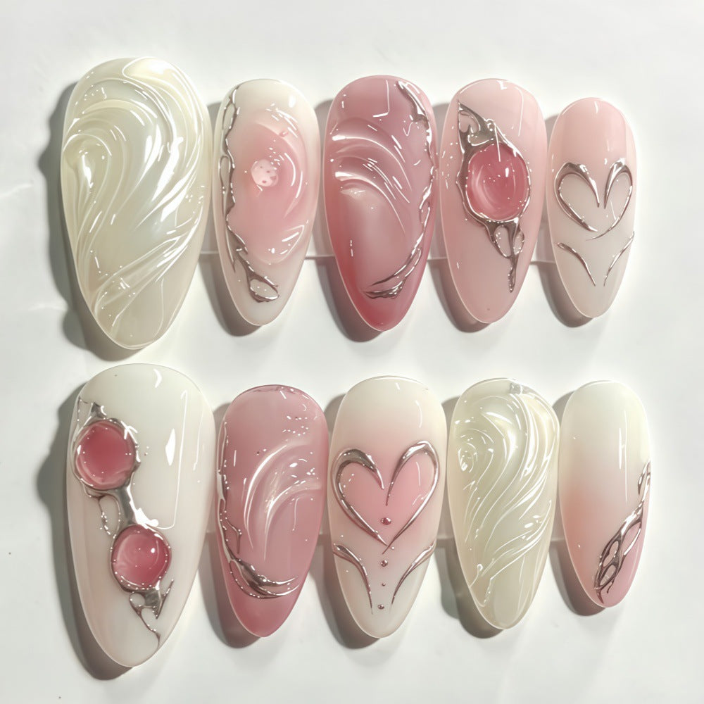 Elegantes Kunstnagelset mit Romantischem Design Karnz