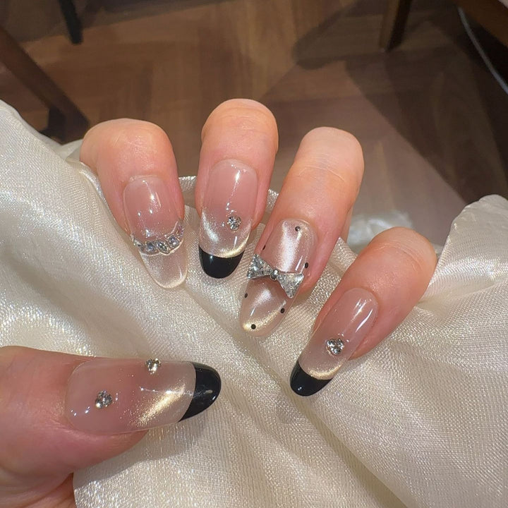 Dekorative Nagelkunst Karnz