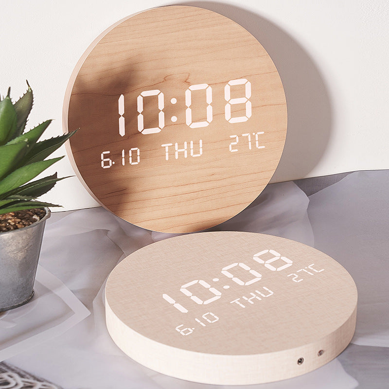 Elegante Tischuhr im modernen Holzdesign Karnz
