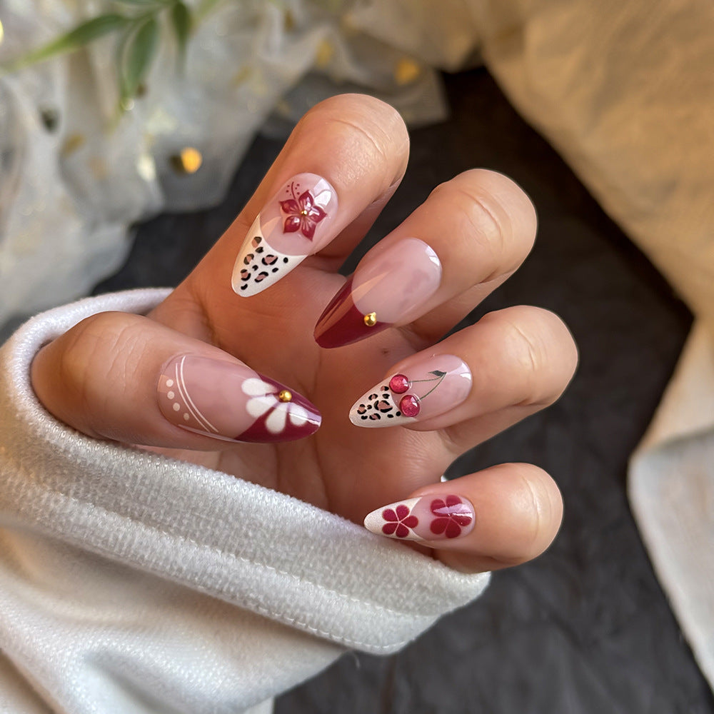Elegante dekorative Press-On-Nagelkollektion Karnz