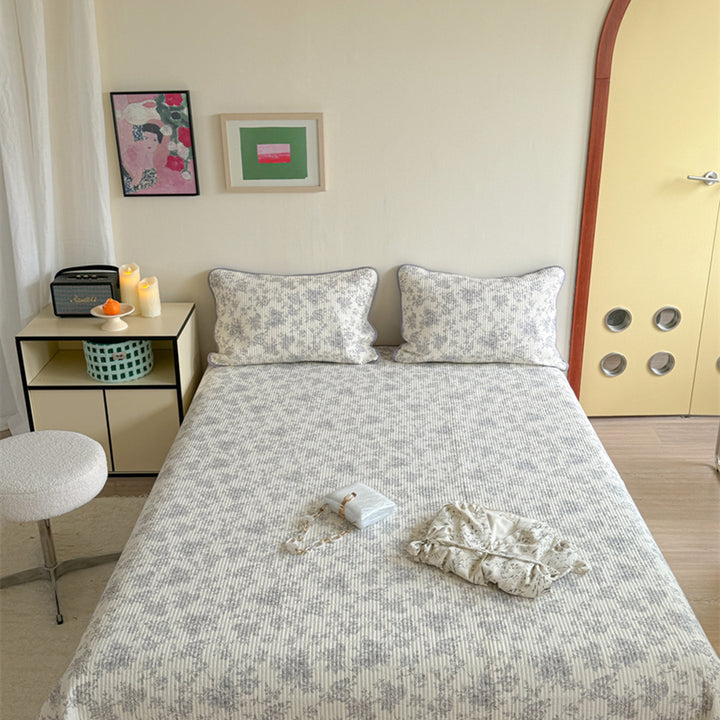 Leichtgewichtiges Baumwoll-Kantha-Stil Wendedecke und Paspel-Kissenbezug-Set