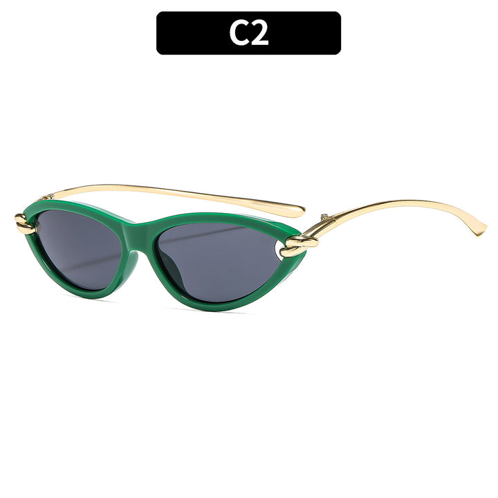 Chice Cat-Eye-Sonnenbrille mit eleganten goldenen Akzenten