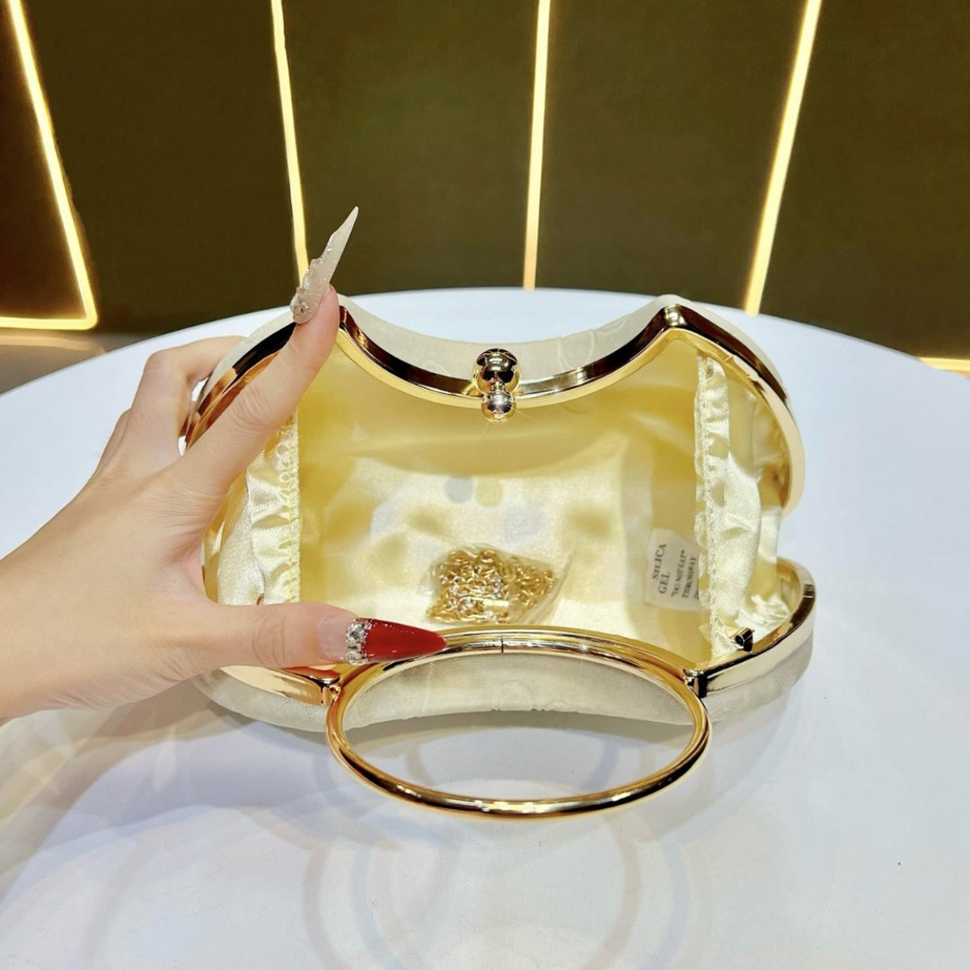Herz-verzierte Handtasche
