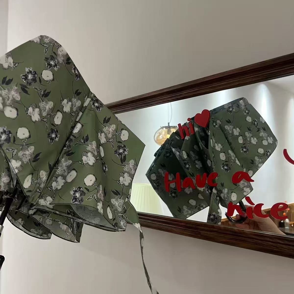Damen Faltregenschirm mit stilvollem floralem Design Karnz