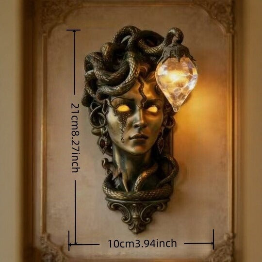 Wandlampe im Medusa-Design Karnz