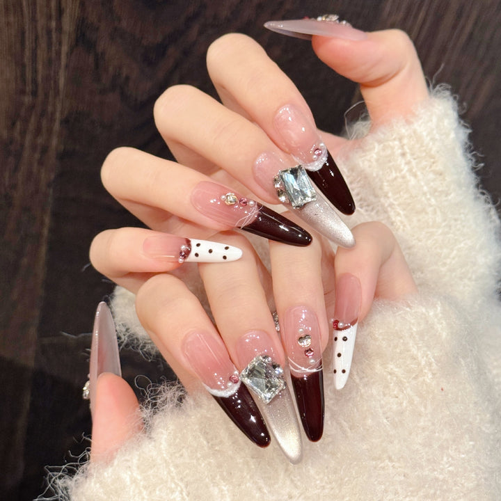 Glamourös Stiletto Press-On Nägel Set mit Kristallakzenten
