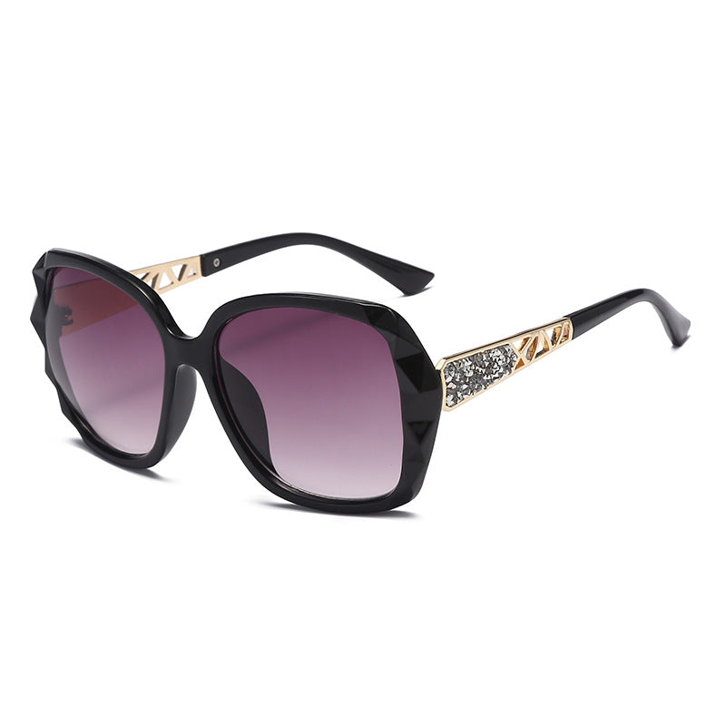 Damen Designer-Sonnenbrille mit glamourösen Akzenten Karnz