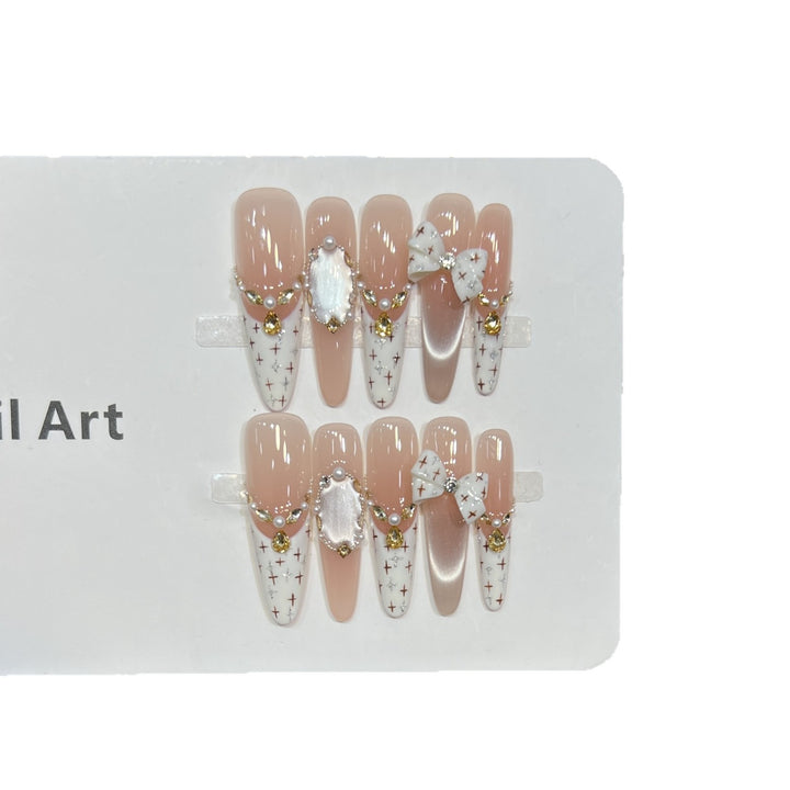 Dekorative Strass Nagelspitzen
