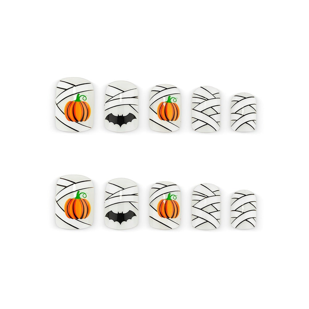 Halloween Kunstnägel mit Gruseligem Designs Karnz