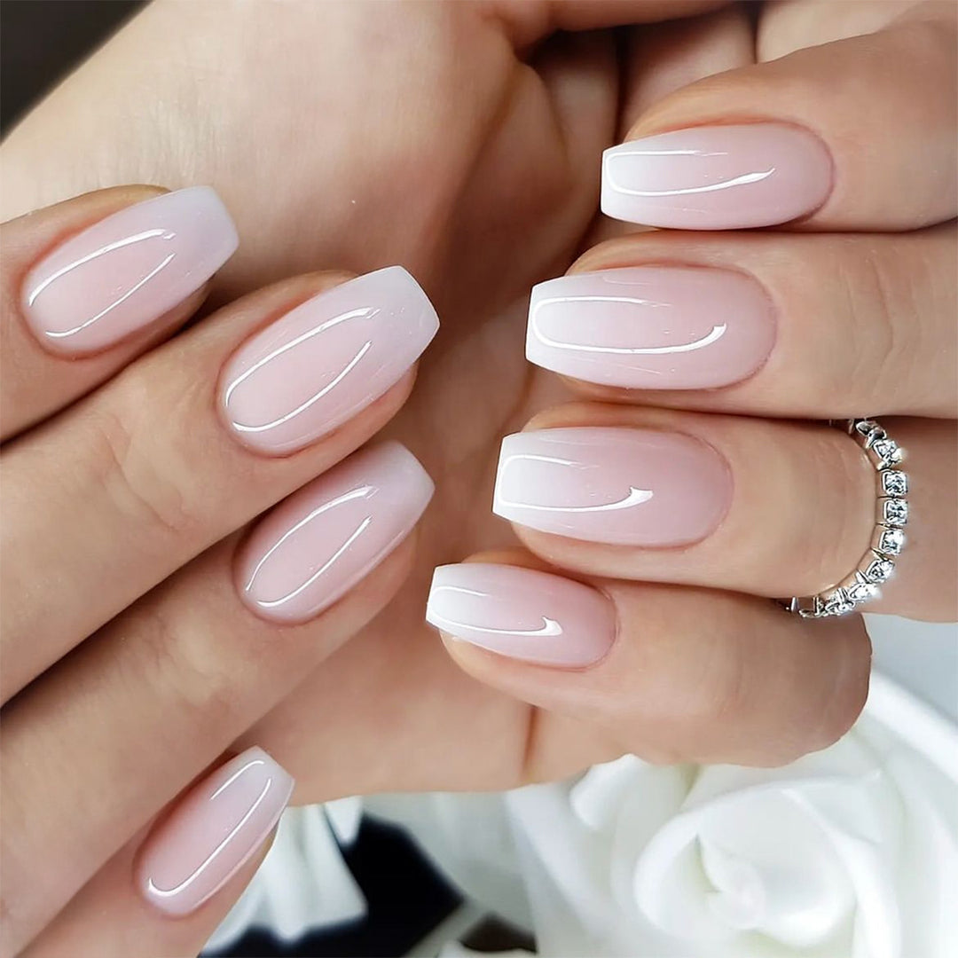 Premium Press-On Nail Kit mit natürlichem Farbverlauf Finish Karnz