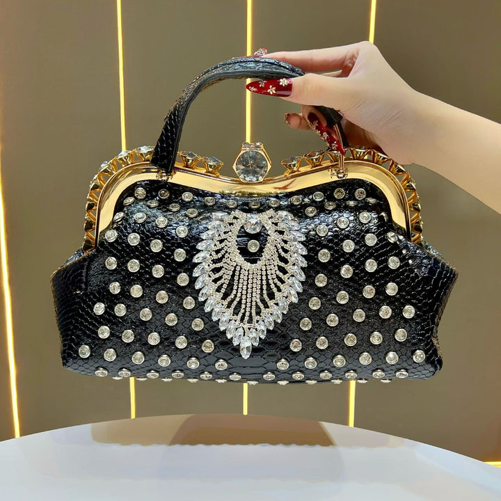 Luxuriöse mit Kristallen verzierte Abendhandtasche