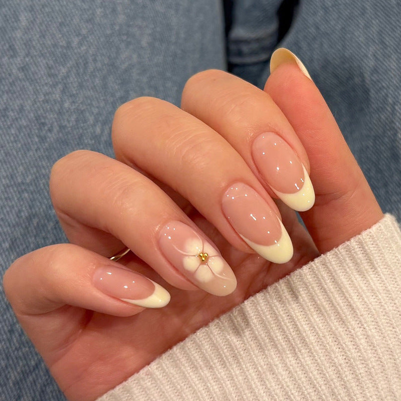 Elegante florale Nagelkunst Press-On Nägel Karnz