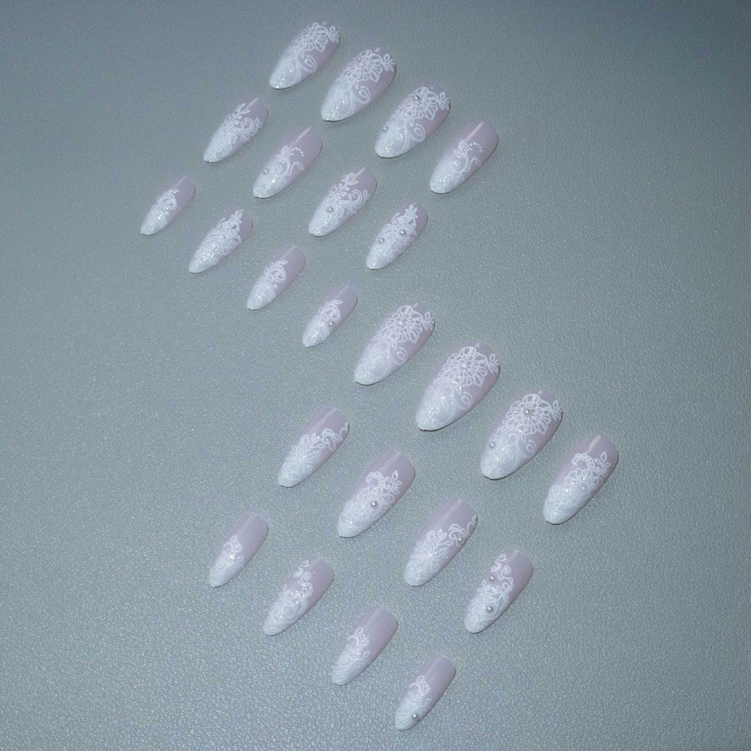 Elegantes Spitzen Design Acryl Nagelkunst Set