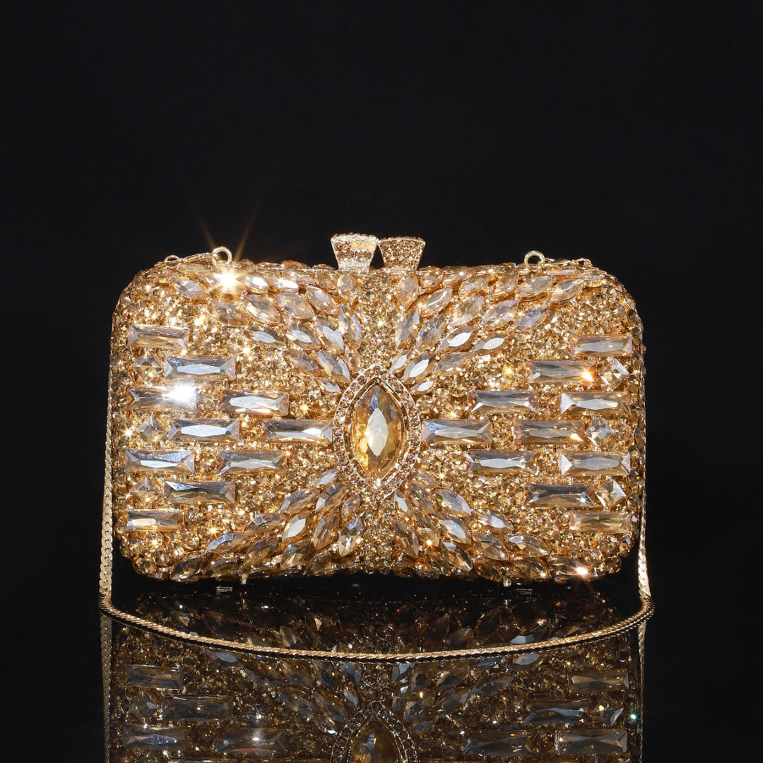 Blumenverzierte Abendhandtasche