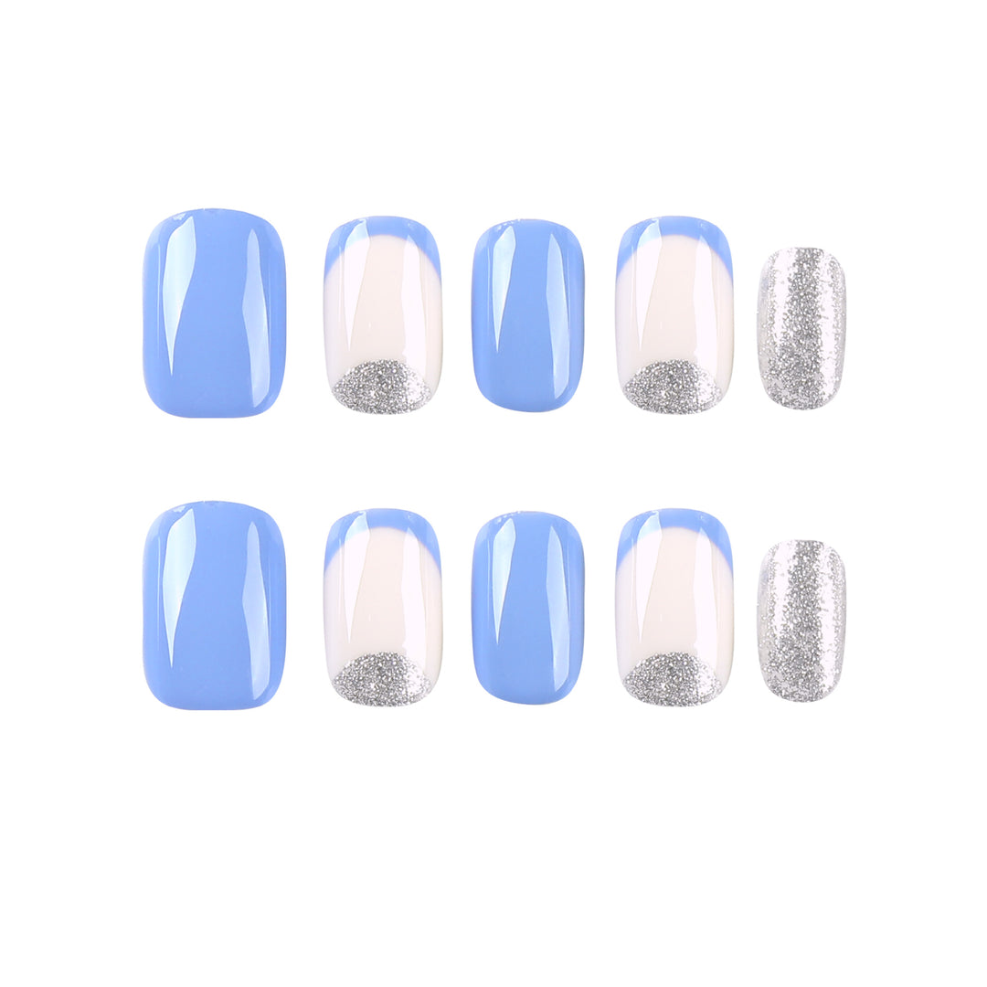 Kunstvolle Nagelspitzen mit Glitzerverzierung Karnz