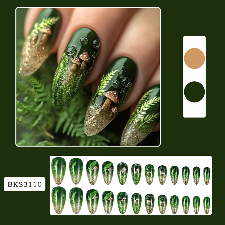 Glamouröses Kunstnagelset mit elegantem Glitzer- und Designakzenten Karnz