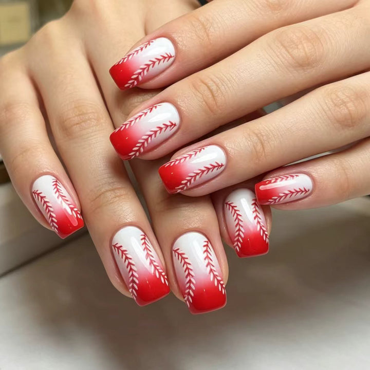 Kreative Kunstnägel mit Elegantem Ombre-Design und Zarten Blütenmustern Karnz