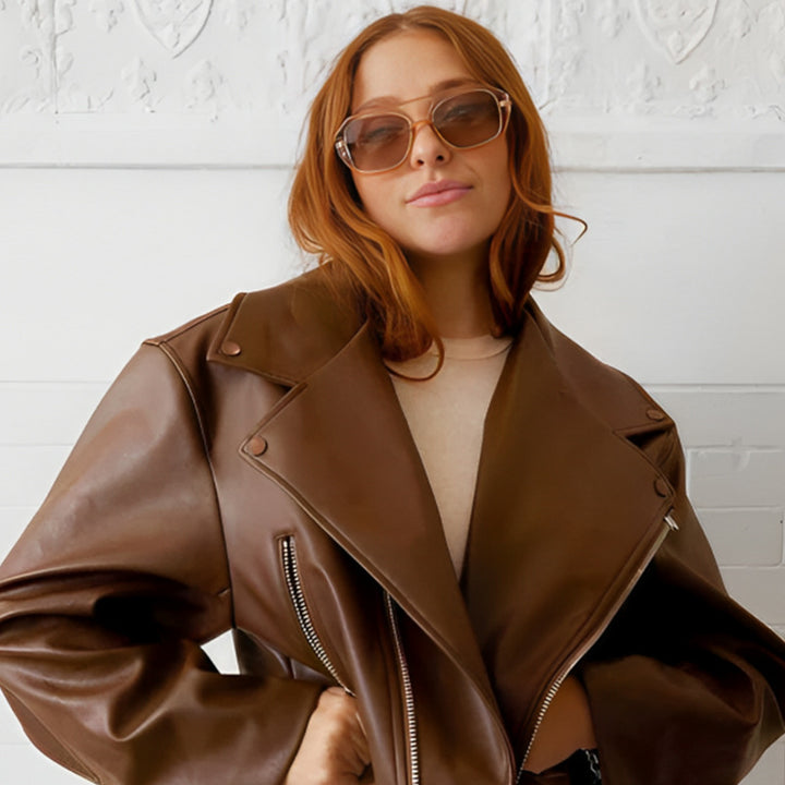 Damen Modische Sonnenbrille im zeitgenössischen Design Karnz