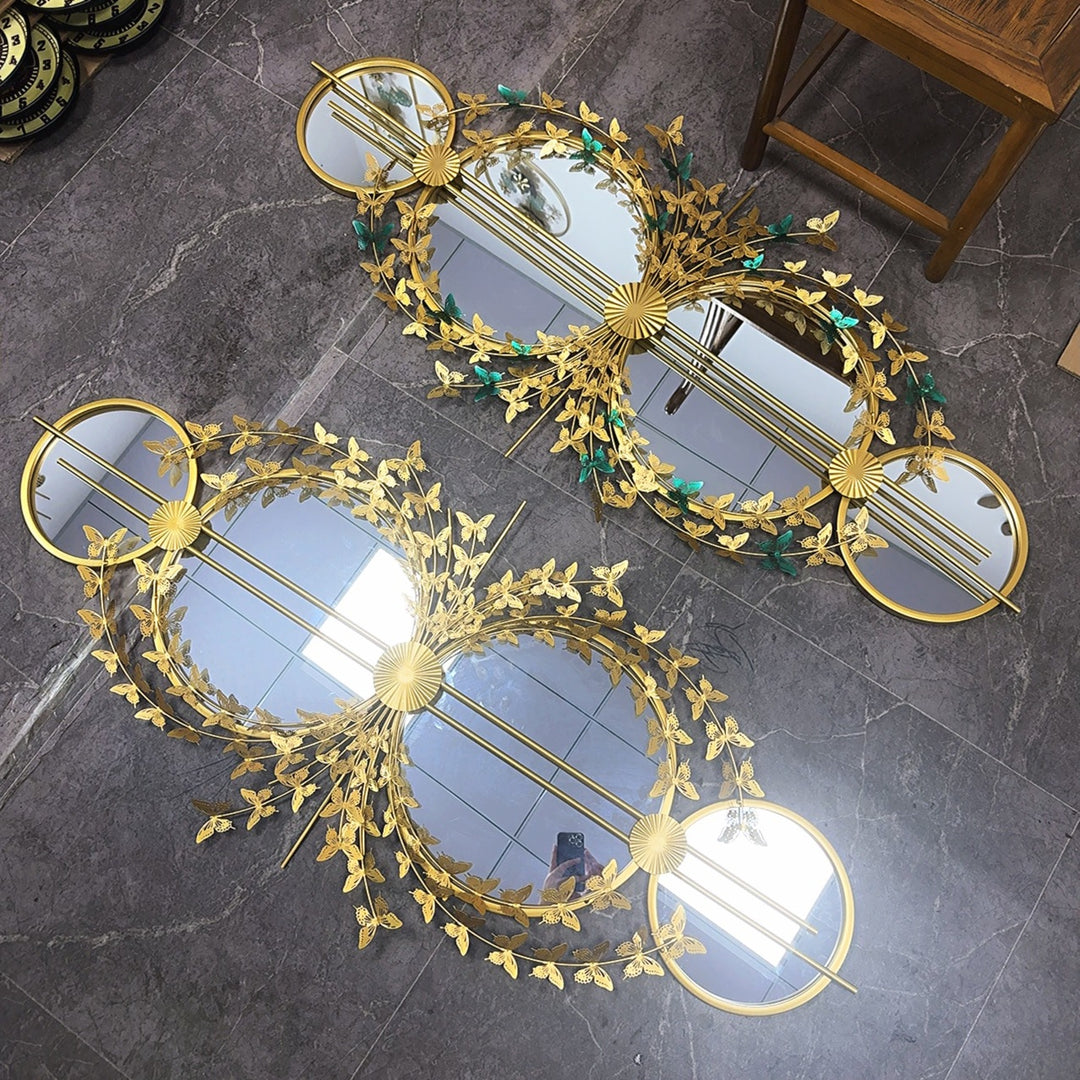 Dekorativer Wandspiegel mit Blumenmuster Karnz