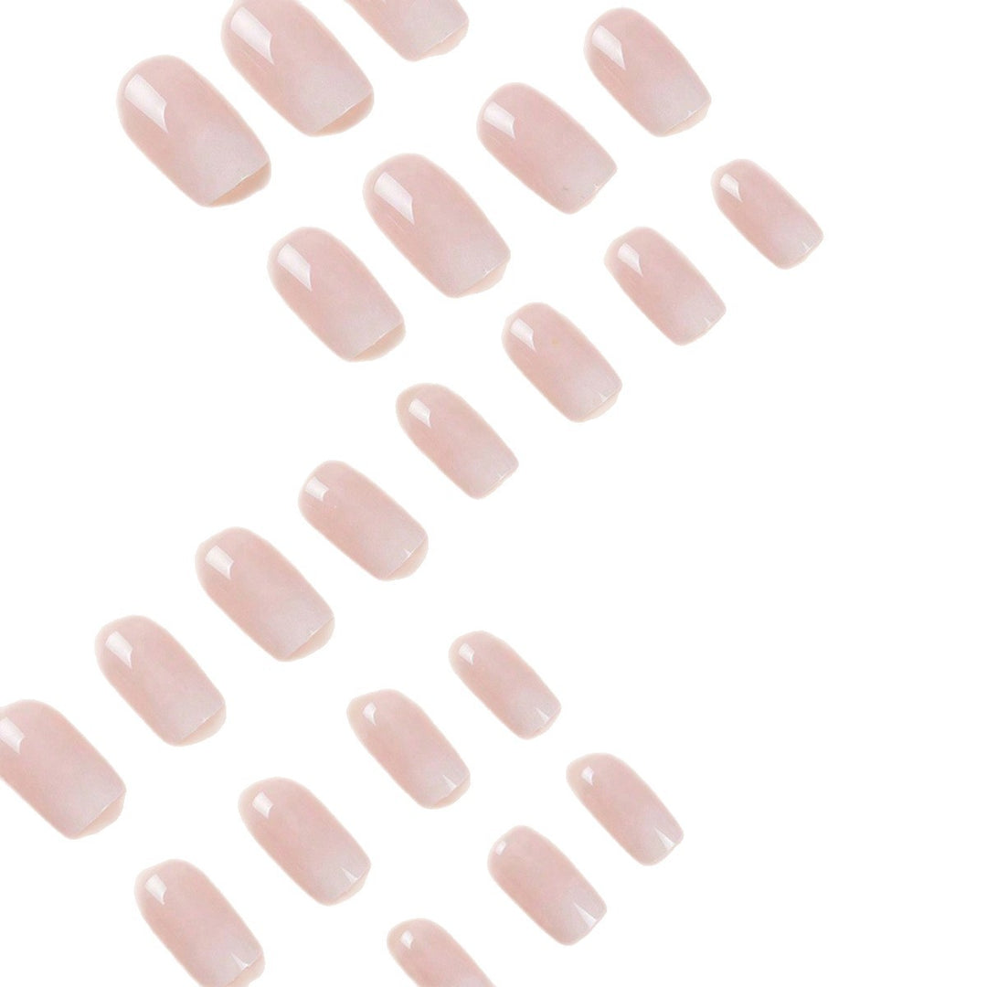 Elegante Press-On Gel-Nagelverzierungen Karnz
