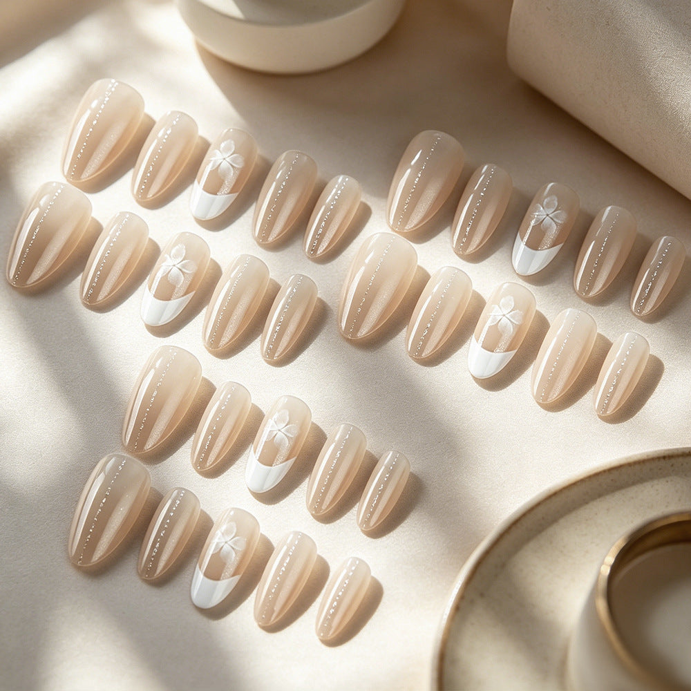 Elegante französische Spitzen-Gel-Nagelverlängerungen Karnz