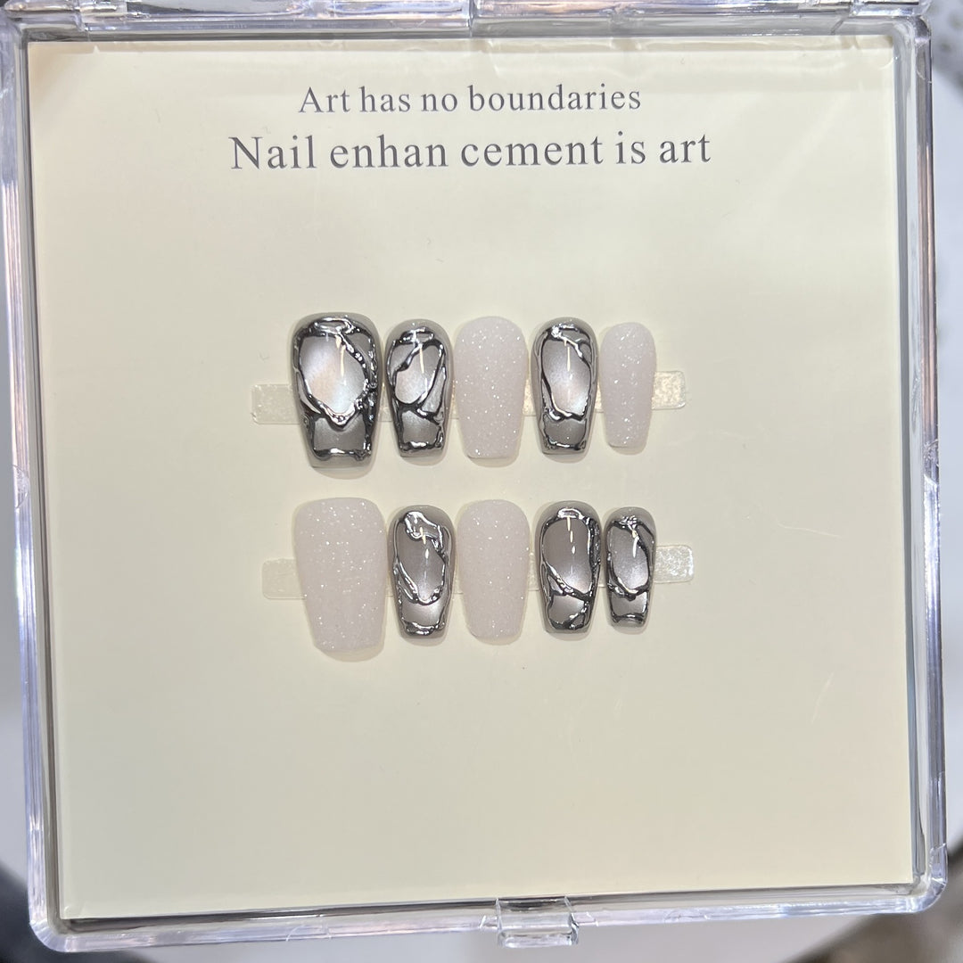 Themen Press-On Nagelkunstset mit Hello Kitty Designs Karnz