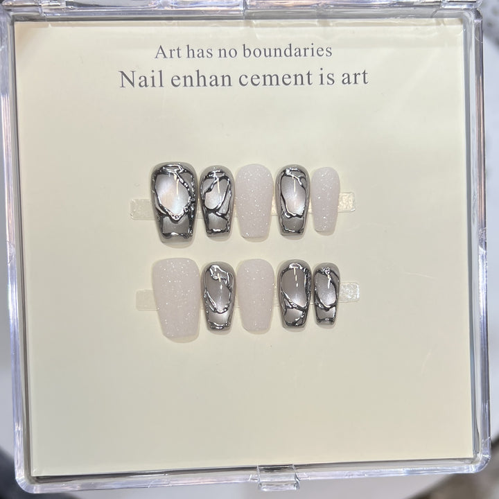 Themen Press-On Nagelkunstset mit Hello Kitty Designs Karnz