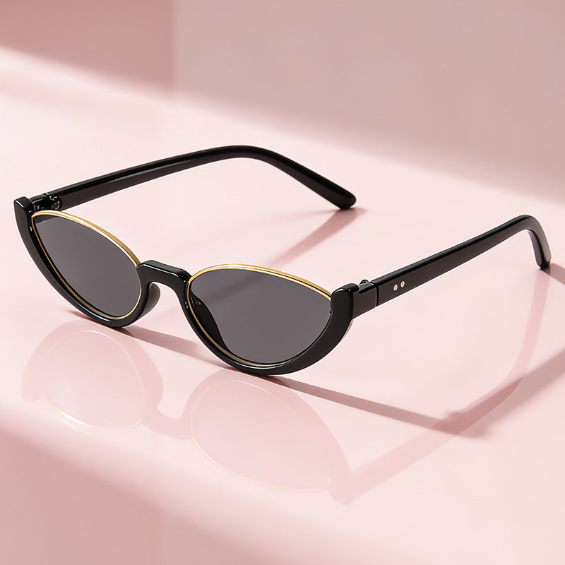 Retro-inspirierte klare Rahmen Cat Eye Sonnenbrille Karnz