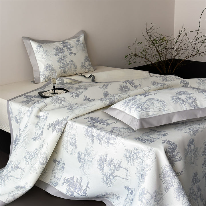 Bettwäschegarnitur aus feinem Baumwollsatin mit klassischem Toile-de-Jouy-Print und satiniertem Saum