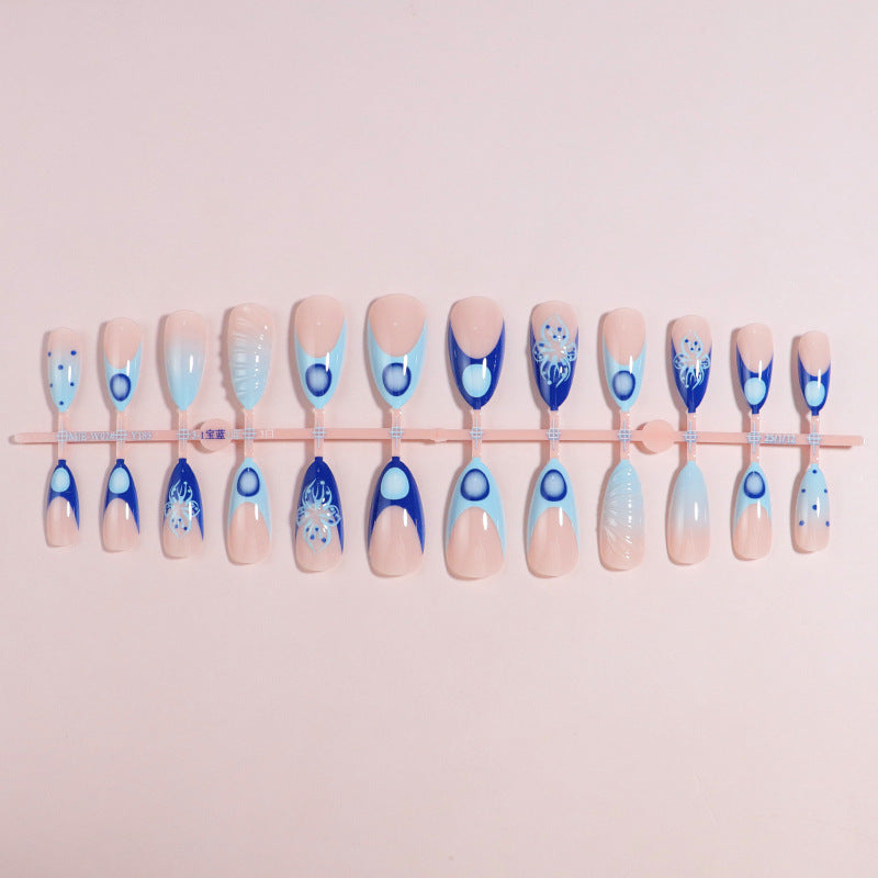 DIY Künstlerischer Press-On Nail Set Karnz
