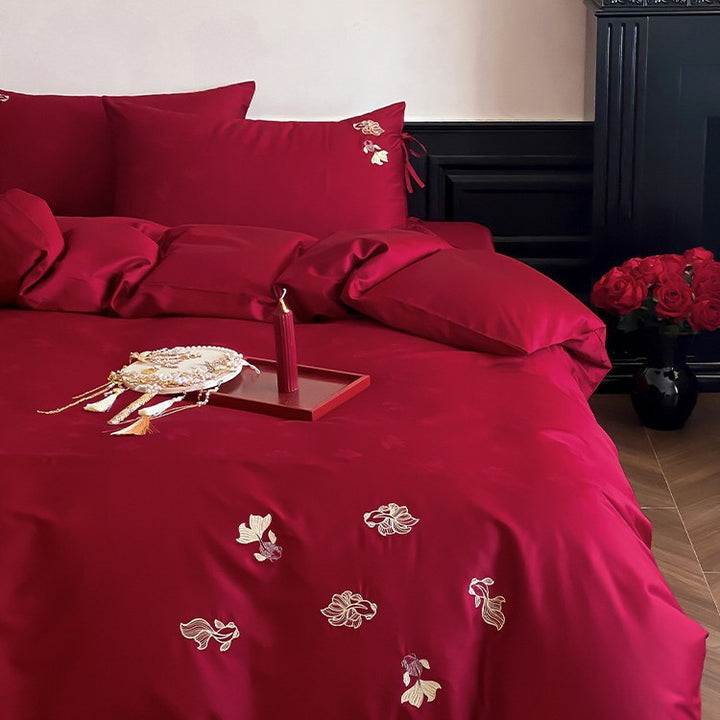 Luxuriöses Satin-Bettwäsche-Set mit feiner Blumenstickerei