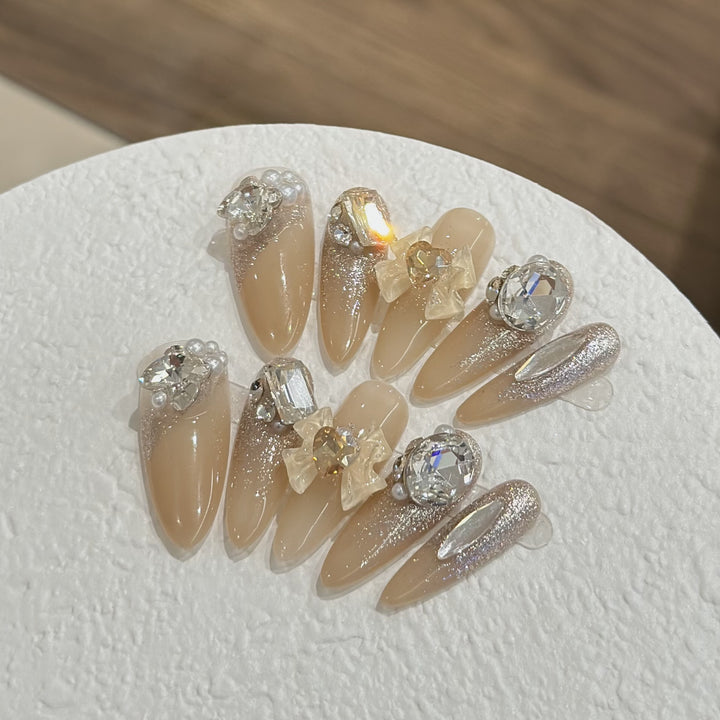 Stylisches Dekoratives Press-On Nagelkunstset