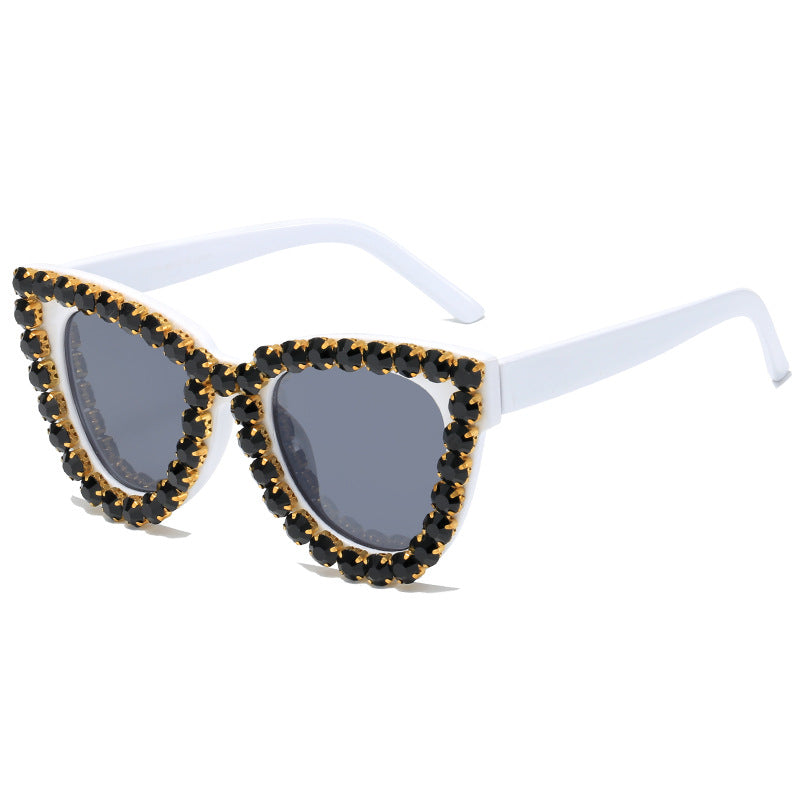 Damen extravagante Übergrößen-Sonnenbrille mit Kristallschmuck Karnz