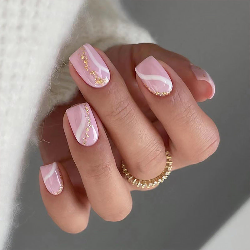 Kunstnägel mit elegantem Glitzermuster Karnz