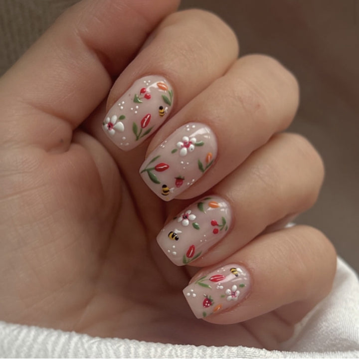 Floral Press-On Nail Art Set Karnz
