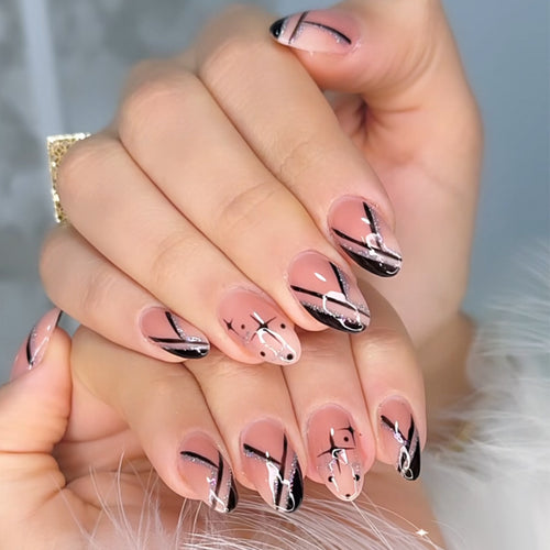 Künstlerisches Press-On Nagelset mit geometrischem Design Karnz