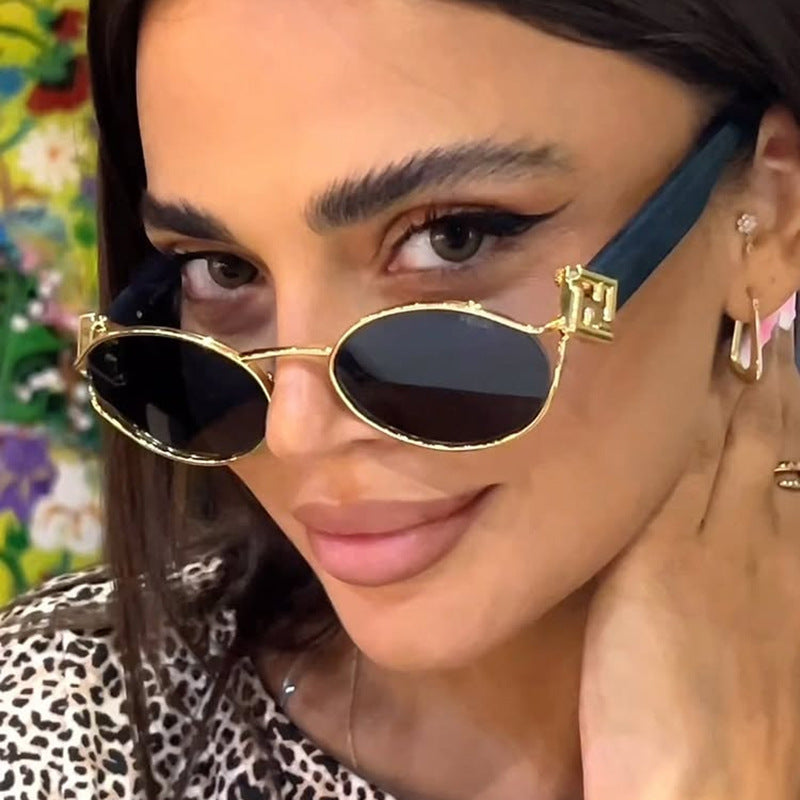 Damen modische Sonnenbrille mit elegantem Metallrahmen und UV-Schutz Karnz