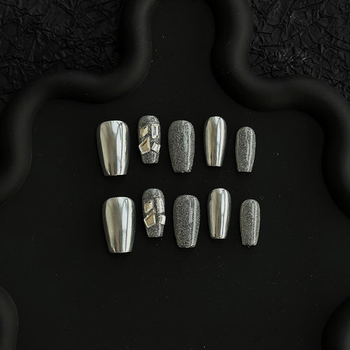 Glamourös Metallic Press-On Nail Art Set