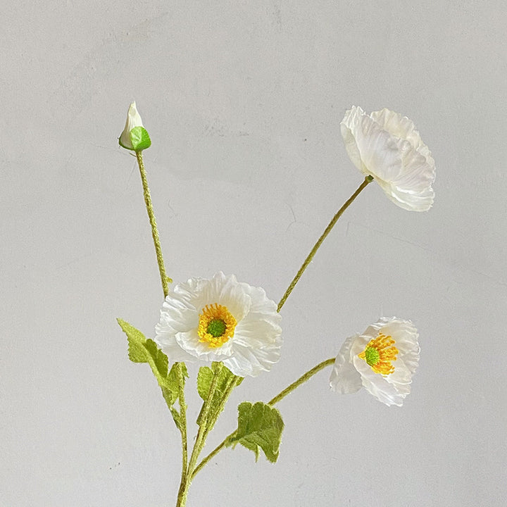 Lebensechter weißer Blumenschaft