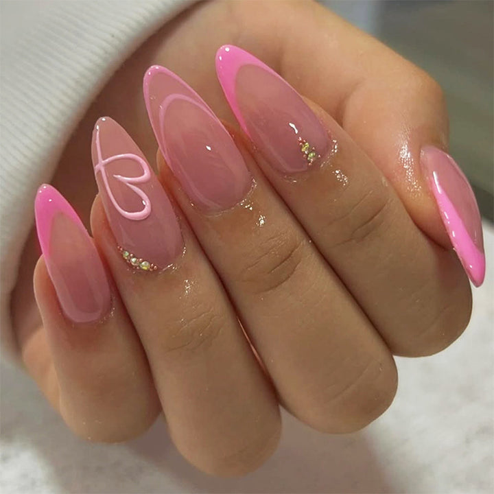 Kunstnagelset mit eleganter Herz- und Glitzerverzierung Karnz