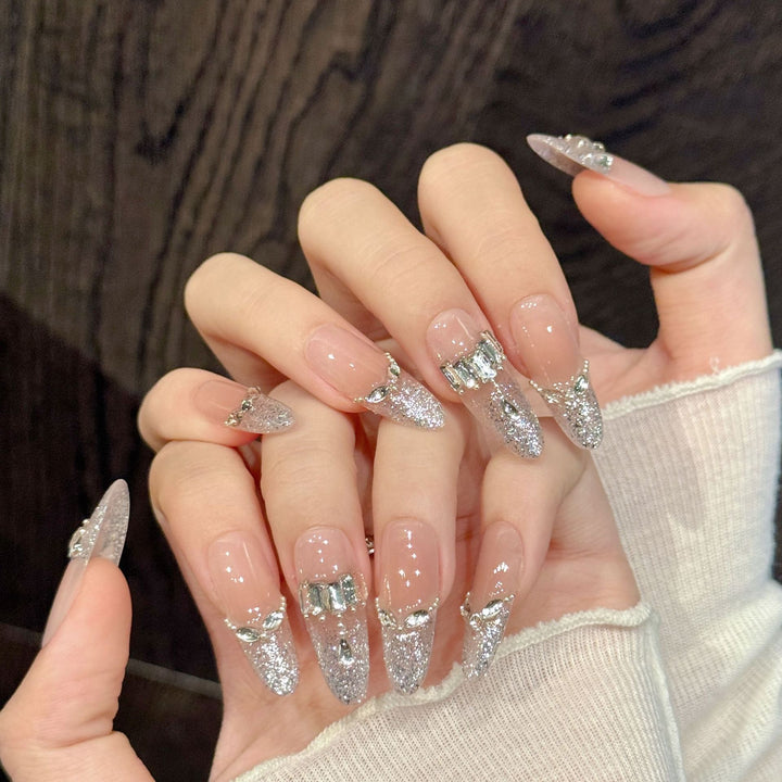 Dekoratives Glitter Press-On-Nagelkunst-Set