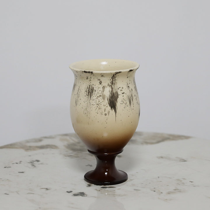 Künstlerische dekorative Fußvase