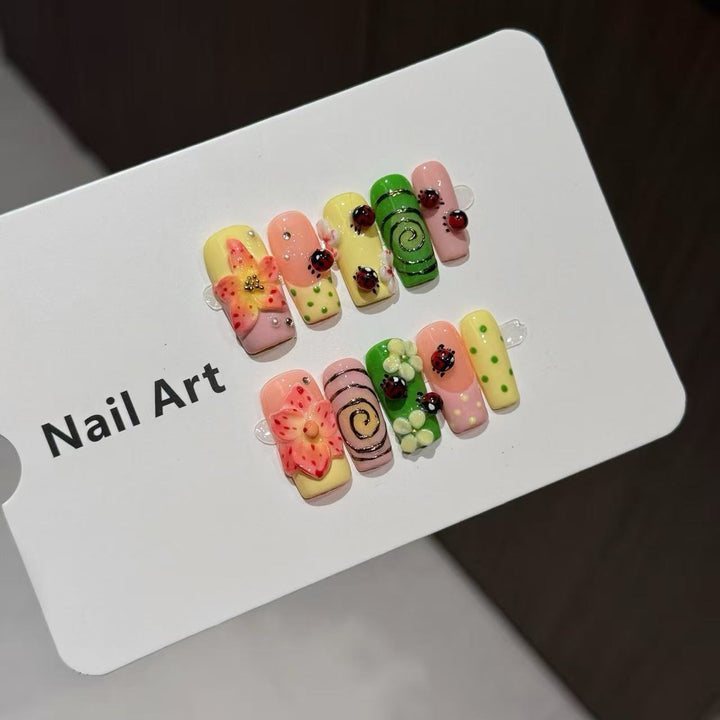 Künstlerisches florales Thema Press-On Nagelset