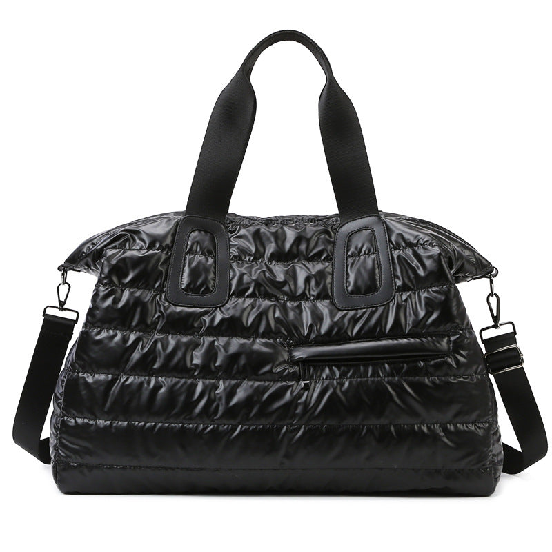 Stylische Puffer-Wochenend-Tasche